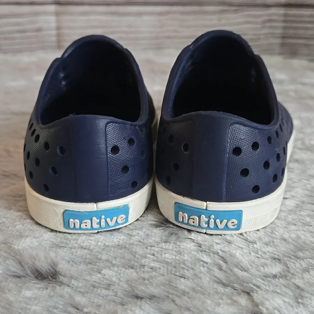 Native Navy/White Watershoes, Kids Size 7, Great Condition